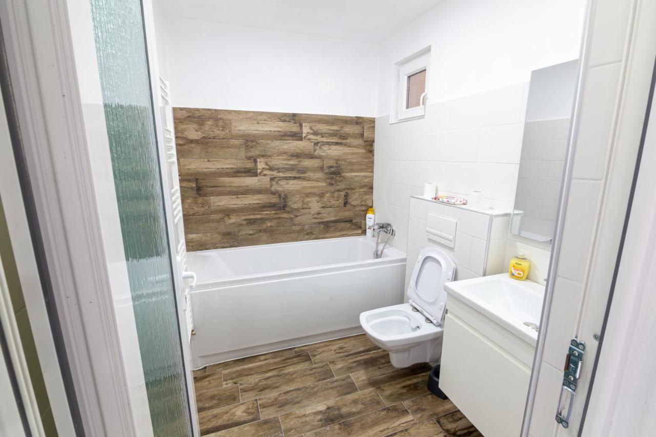 Whitehouse2 Appartement Arad Buitenkant foto
